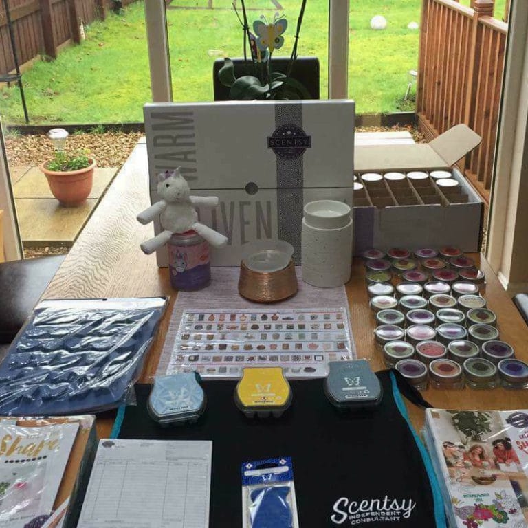 Scentsy starter kit contents