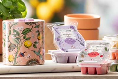 Life’s a Garden Wax & Warmer Collection