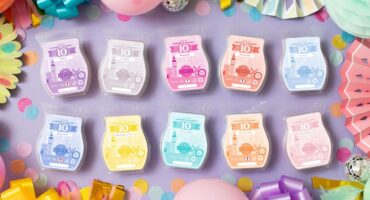 Celebrate 10 years of Scentsy Europe with this 10-bar bundle! Celebrate 10 years of Scentsy Europe with this 10-bar bundle!