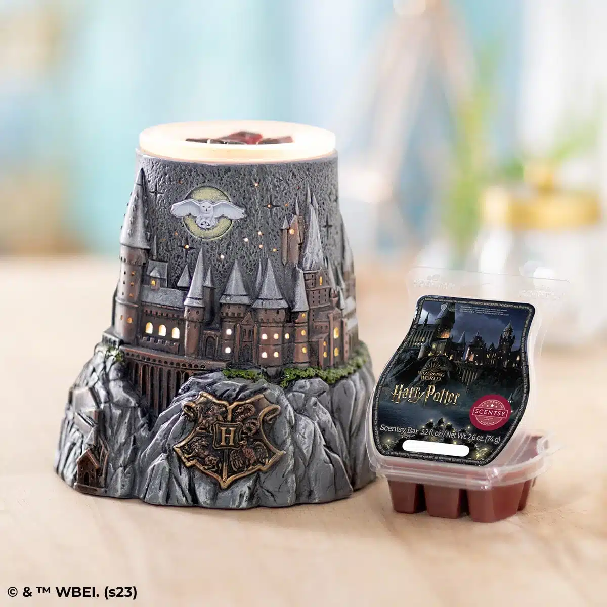 Enchant your space with the Hogwarts Scentsy Warmer