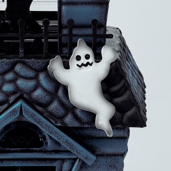 Haunting Good Time Scentsy UK Warmer Close Up