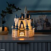 Walt Disney World Cinderella Castle – Scentsy Warmer Dark Setting Styled 2