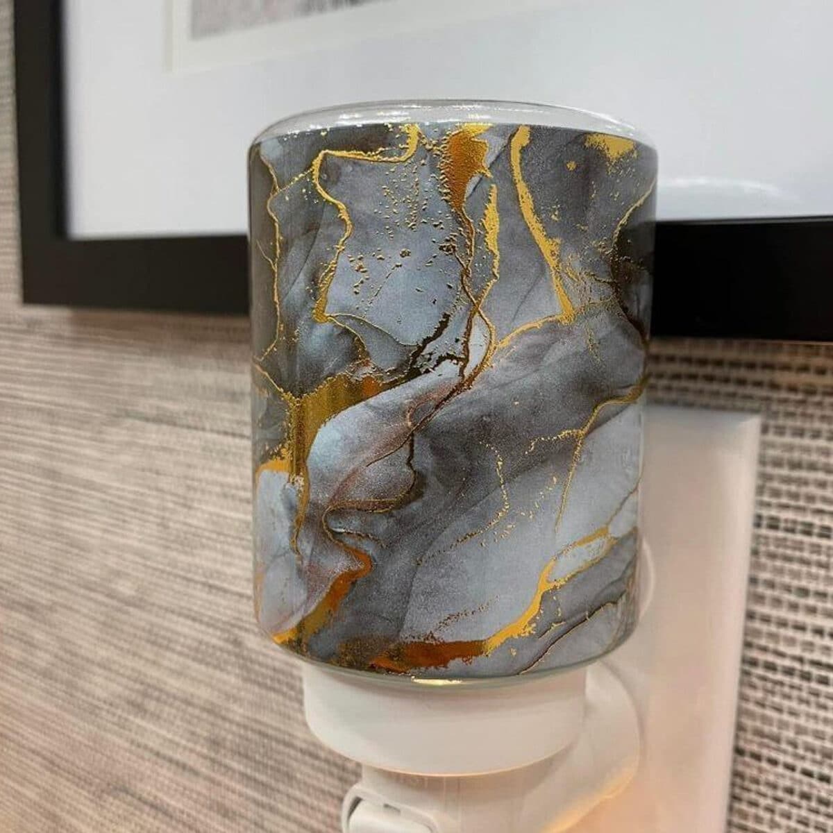 Gold Cracked Marble Plug-in Mini Warmer Gold Cracked Marble Plug-in Mini Warmer