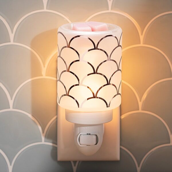 Golden Scallops Scentsy Plug-in Mini Warmer