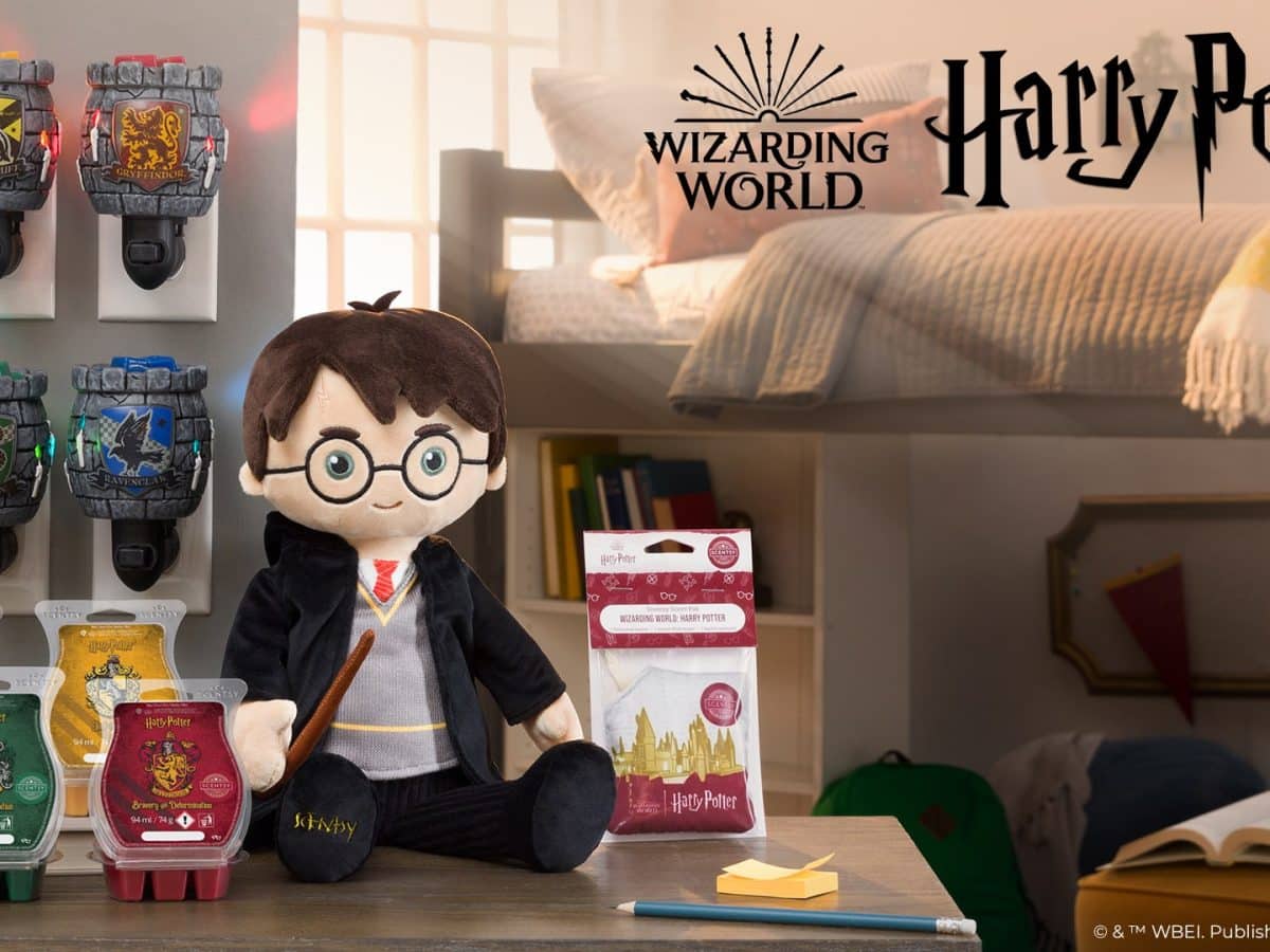 Scentsy HARRY POTTER Hogwarts House WARMER NEW Hogwarts CASTLE HALLOWEEN  RARE