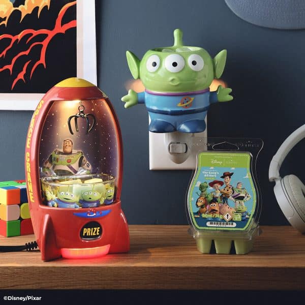 Disney and Pixar Toy Story The Gang’s All Here – Scentsy Bar With Warmers