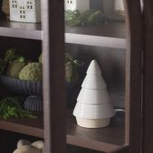 Nordic Pine – White Scentsy Warmer Styled