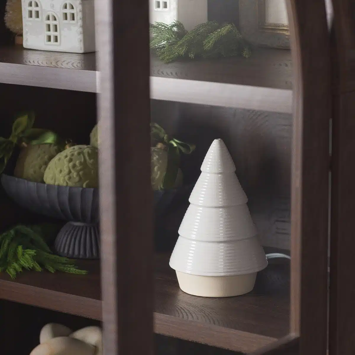 Nordic Pine – White Scentsy Warmer Styled Nordic Pine – White Scentsy Warmer Styled