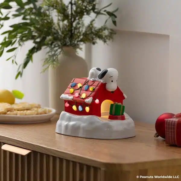 Snoopy’s™ Cozy Christmas – Scentsy Warmer Real Life 3