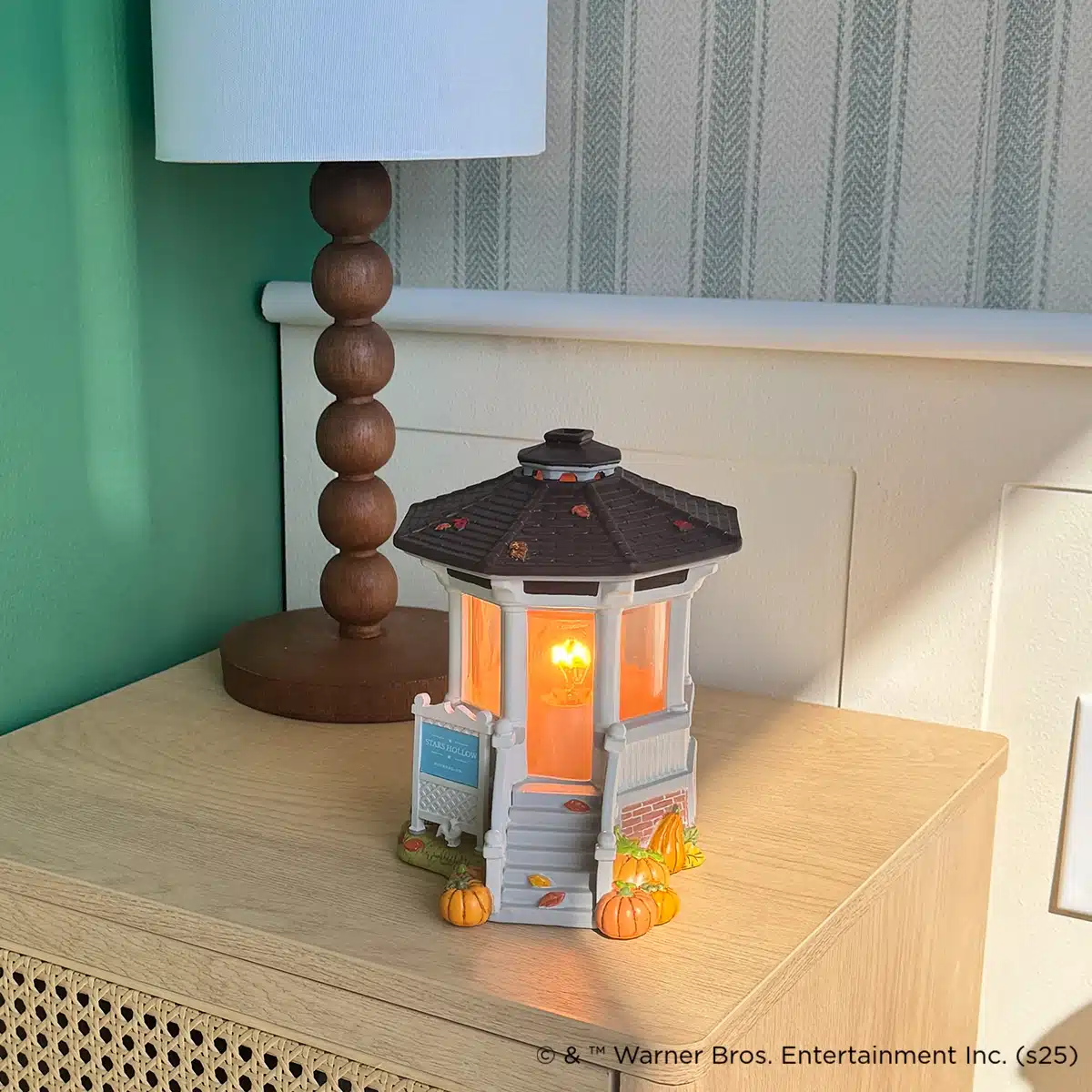 Gilmore Girls™ Welcome to Stars Hollow – Scentsy Warmer Styled
