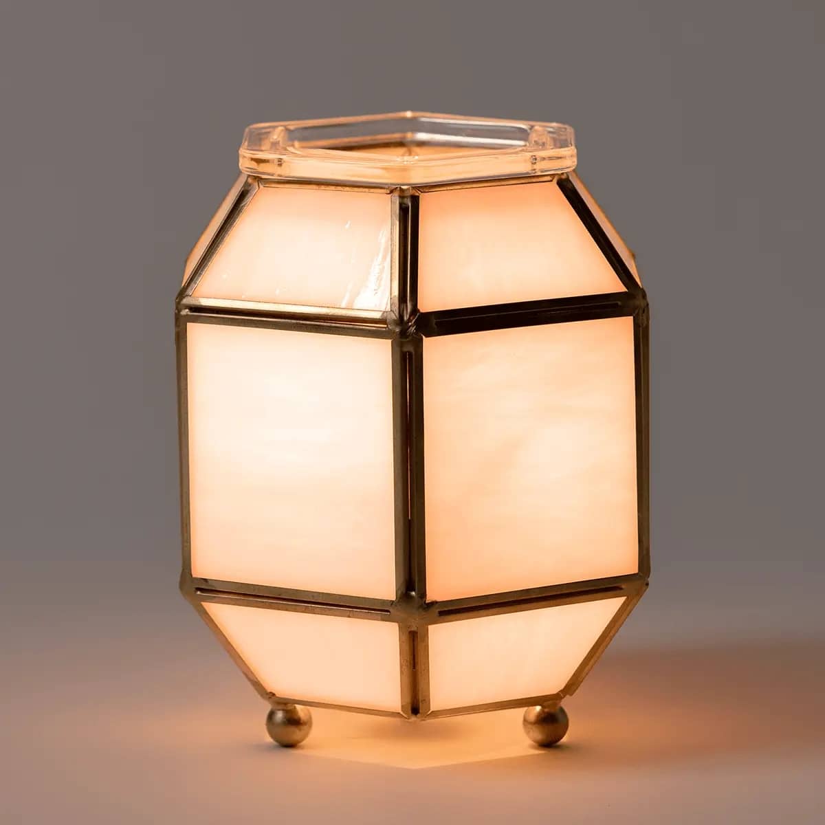 Clara Scentsy Warmer - Dark Setting Clara Scentsy Warmer - Dark Setting
