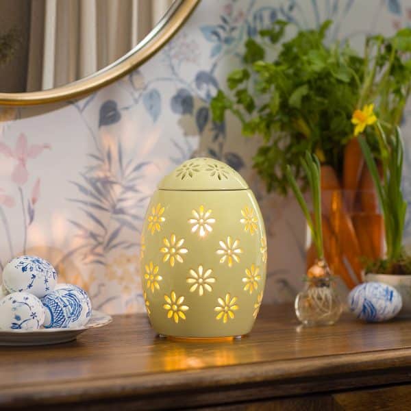 Easter Garden – Yellow Scentsy Warmer Styled Easter Garden – Yellow Scentsy Warmer