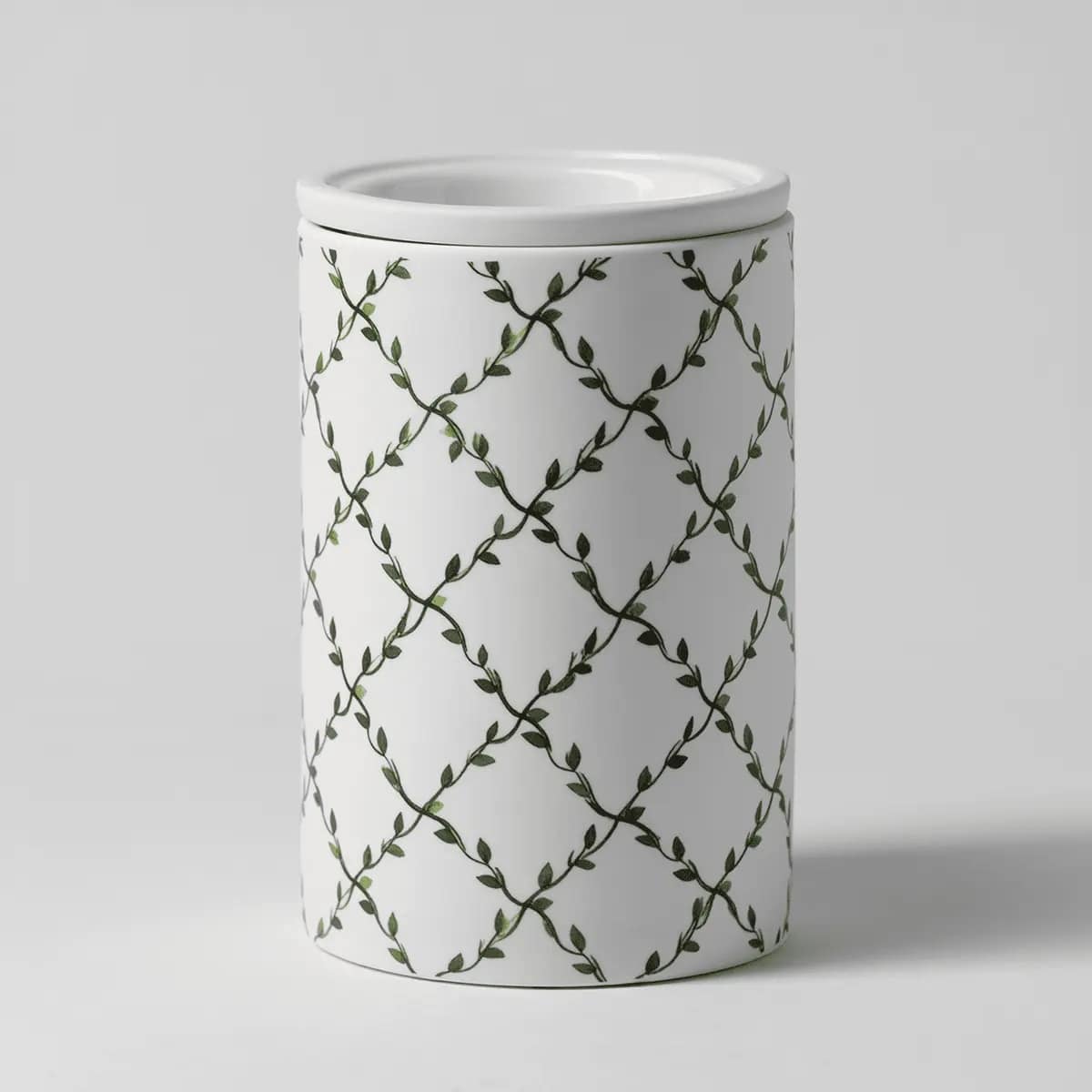 Verdant Vines Scentsy Warmer Switched Off Verdant Vines Scentsy Warmer