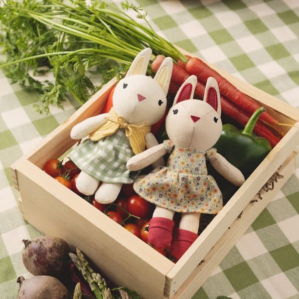 Fresh-picked Friends in Provence Lavender 1 Fresh-picked Friends in Provence Lavender 1