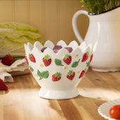Strawberry Garden Scentsy Warmer