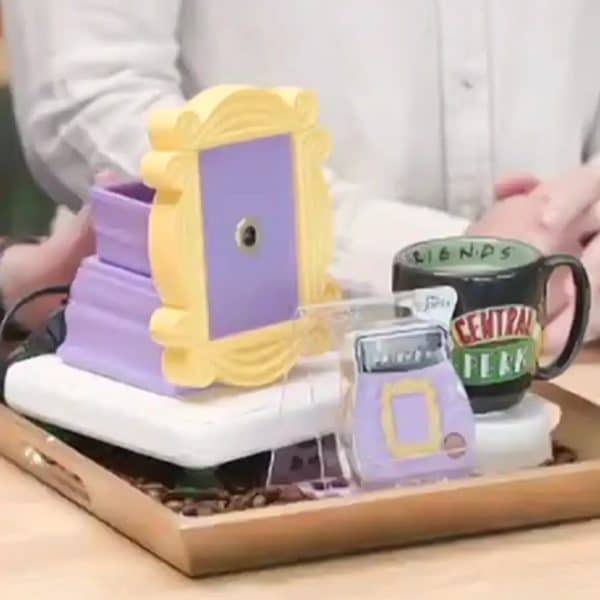 FRIENDS The One With The Yellow Frame Scentsy Warmer 1 FRIENDS The One With The Yellow Frame Scentsy Warmer