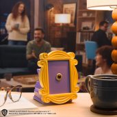The One With the Yellow Frame – Scentsy Warmer Styled