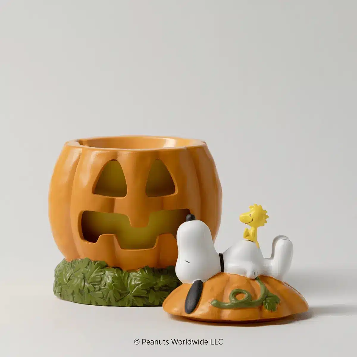 Snoopy’s™ Pumpkin Patch – Scentsy Warmer Lid Off Snoopy’s™ Pumpkin Patch – Scentsy Warmer Lid Off