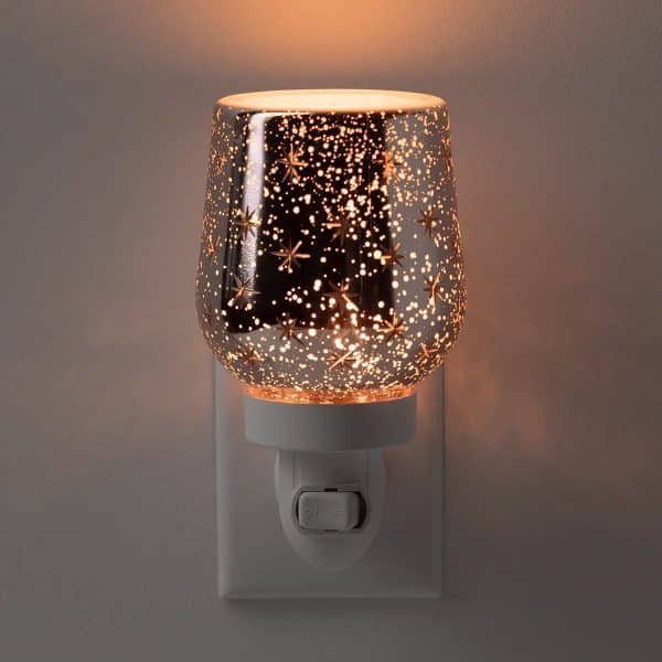 Frosted Flurry Scentsy Plugin Mini Warmer Dark Setting Frosted Flurry Scentsy Plugin Mini Warmer Dark Setting