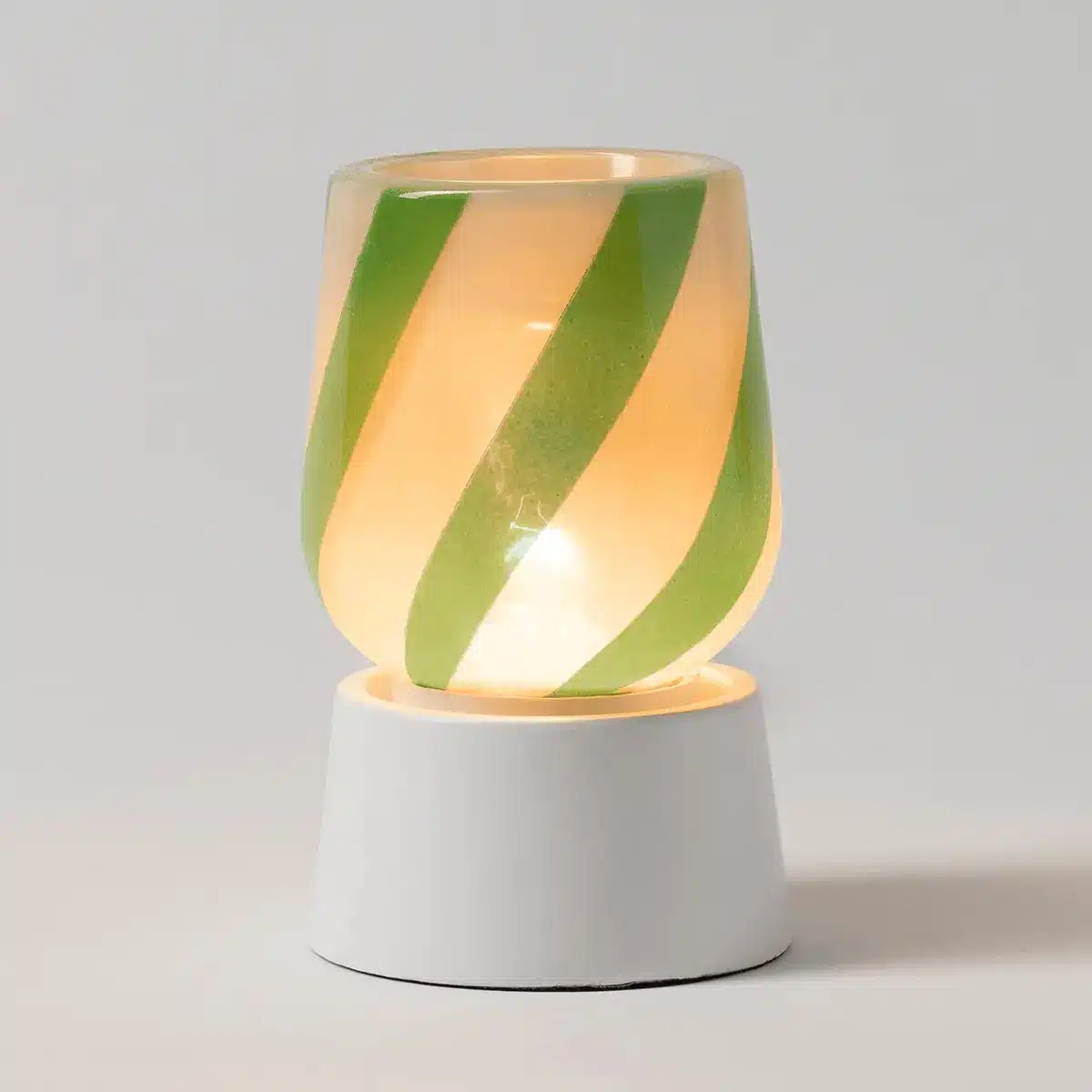 Polar Mint Scentsy Mini Warmer with Tabletop Base Polar Mint Scentsy Mini Warmer with Tabletop Base