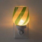 Polar Mint Scentsy Plugin Mini Warmer Dark Setting