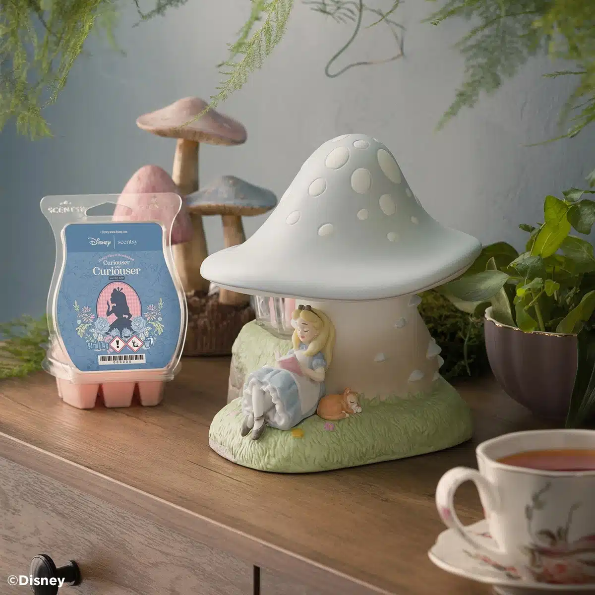 Disney Alice in Wonderland Curiouser and Curiouser – Scentsy Bar With Wax Melter Disney Alice in Wonderland Curiouser and Curiouser – Scentsy Bar