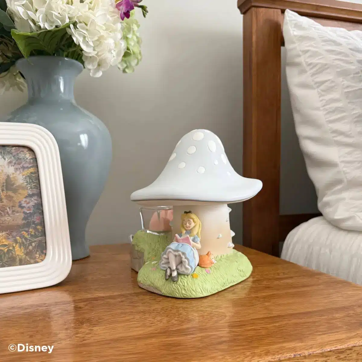 Disney Alice in Wonderland Down the Rabbit Hole – Scentsy Warmer Styled Disney Alice in Wonderland Down the Rabbit Hole – Scentsy Warmer Styled